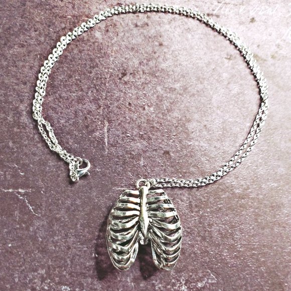 Silver 3D Skeleton Rib-Cage Bones Necklace - Picture 6 of 7